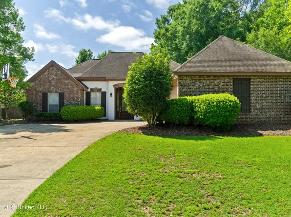 67 Woodside, Hattiesburg, MS 39402
