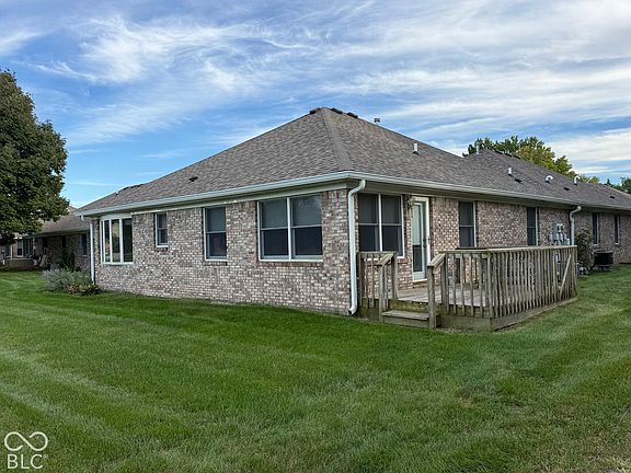 3rd image of 1112 Esplanade Ct
