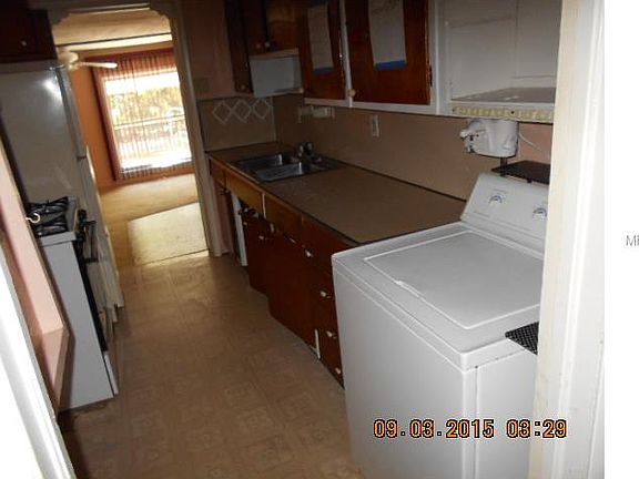 4th image of 15351 Bedford Cir E