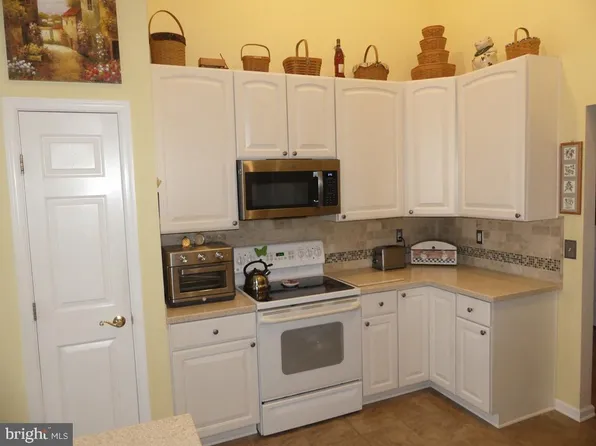 207 Kings Crossing Cir APT 3A, Bel Air, MD 21014