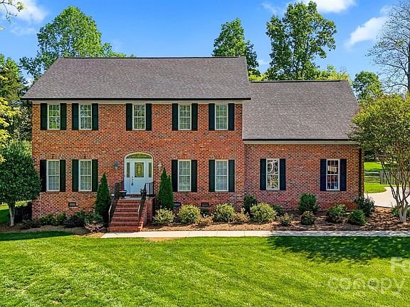 2nd image of 1092 Willow Creek Dr