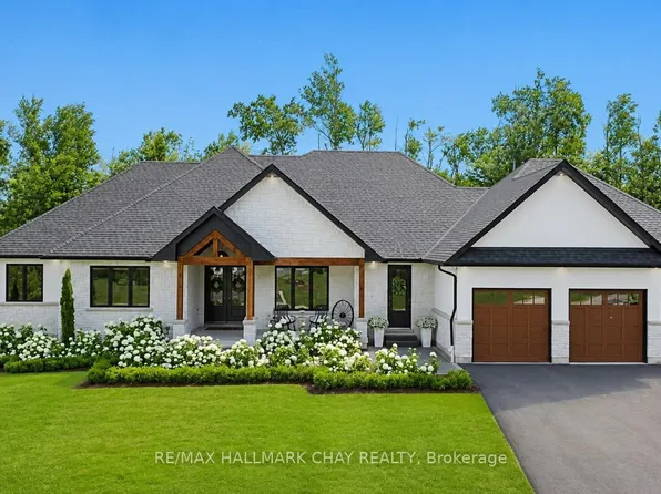 11 Byers St, Springwater, ON L9X 2A3