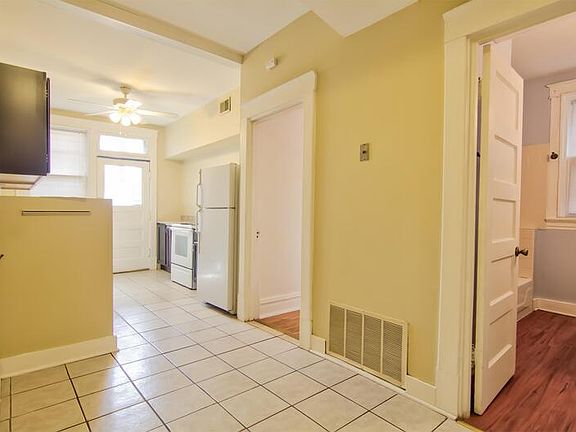 4th image of 3842 De Tonty St APT 1W