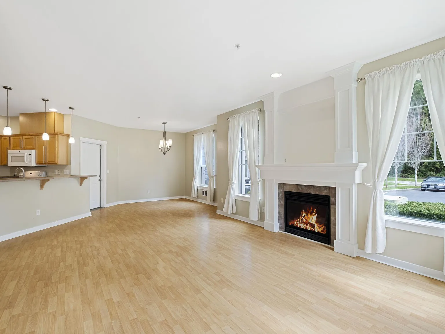 3 bed, 1280 sqft, $2,950 — Photo 4