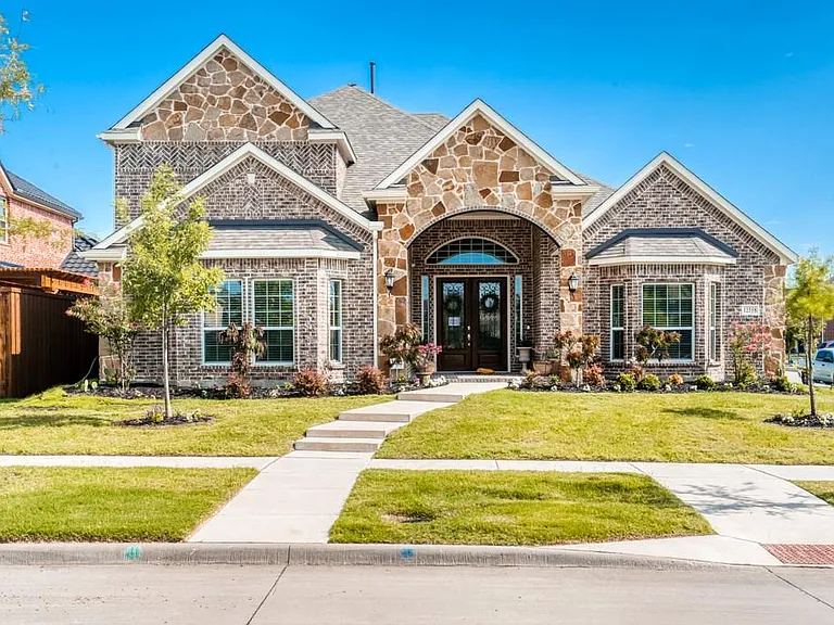 12558 Princess Dr — Photo 1