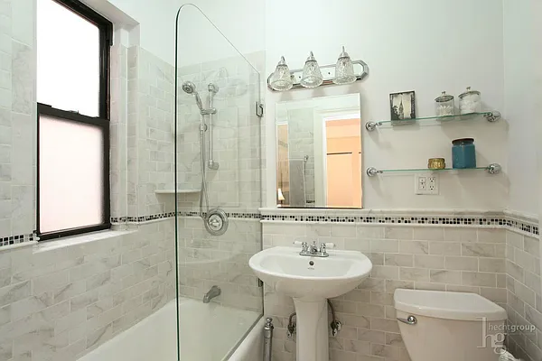 Rented by Hecht Group | media 19