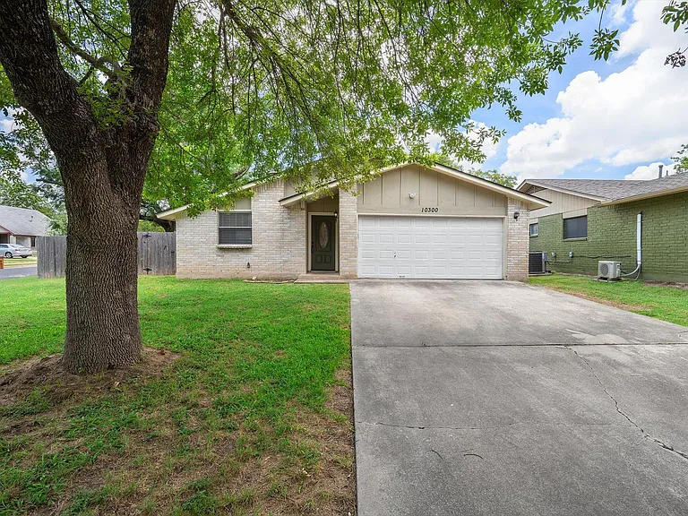 10300 E Rutland Vlg — Photo 7