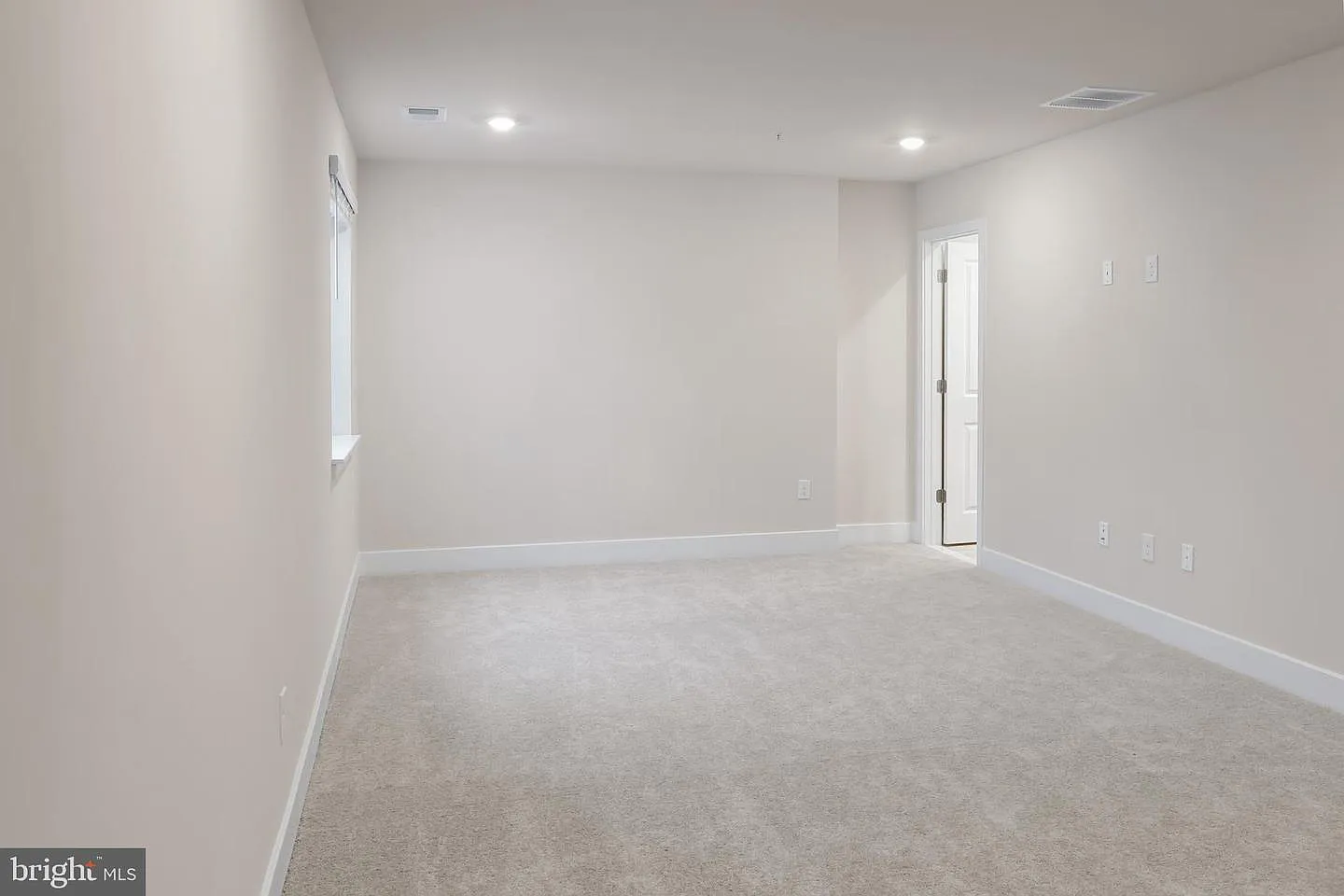 4 bed, 3.5 bath, $3,990 — Photo 4