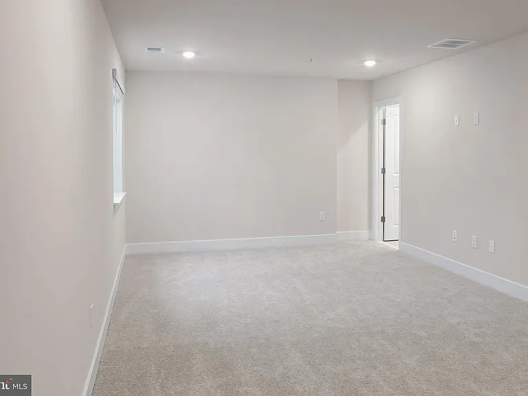 1745 Water Crossing Rd — Photo 4