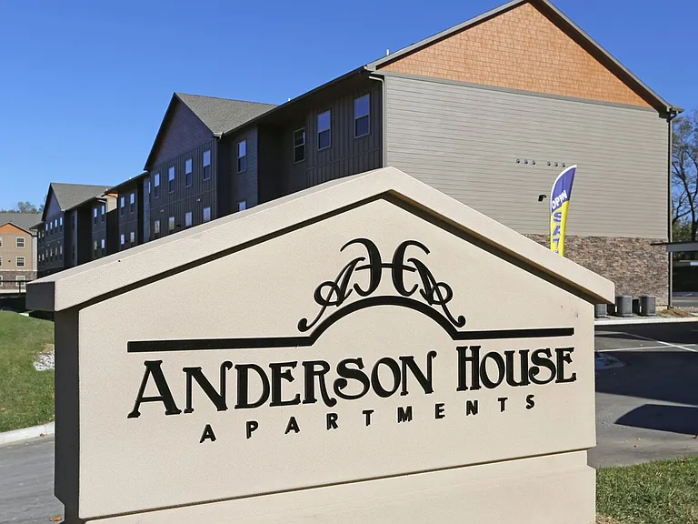 Anderson House Apartments — Photo 10