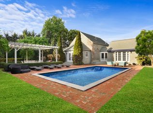 54 Manor Ln S, East Hampton, NY 11937
