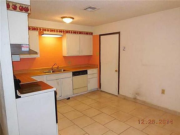 4th image of 2952 Cardinal Dr