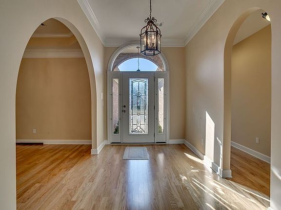 3rd image of 534 Camille Ln