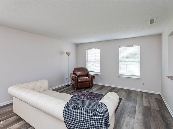 5th image of 5461 Portman Dr