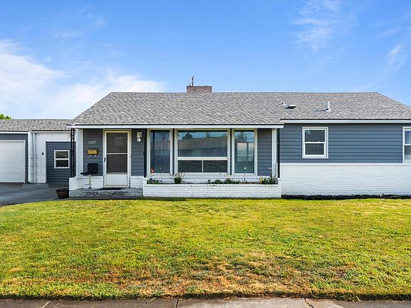 2nd image of 2507 W Entiat Ave