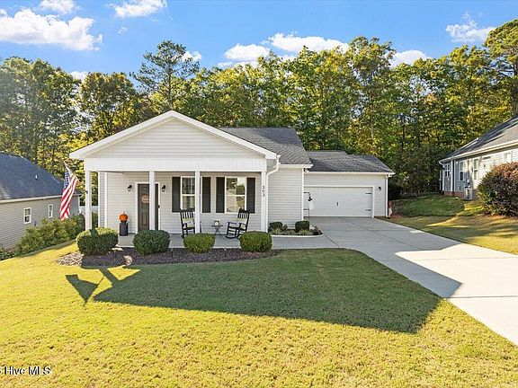 4th image of 303 Ashley Woods Court