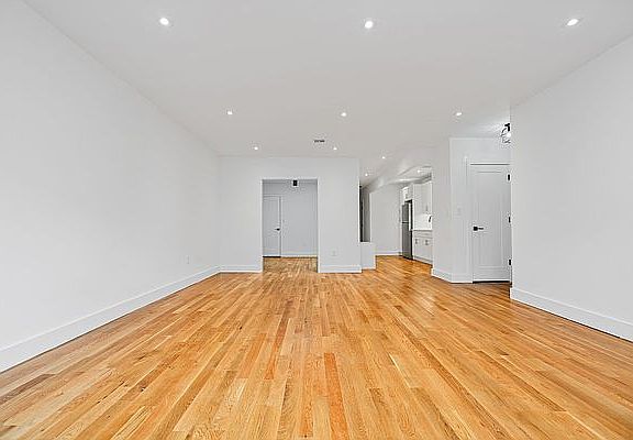 2nd image of 369 Kosciuszko St #12