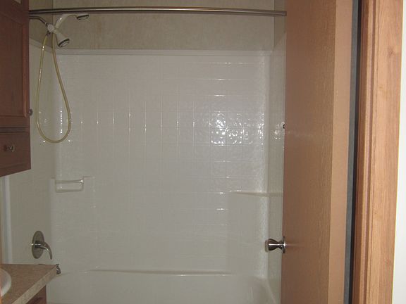 One Peice Fiberglass Tub (Bathroom)