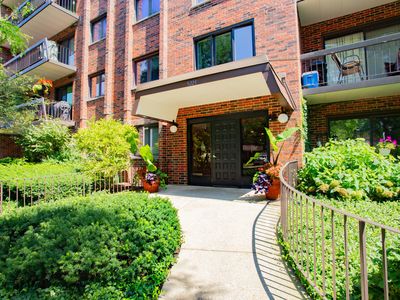 9221 Drake Ave APT 304, Evanston, IL, 60203