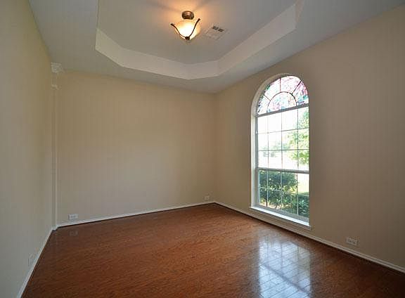 4th image of 2709 Elmwood Ct