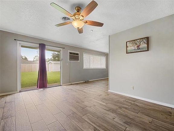 5th image of 612 Clara St