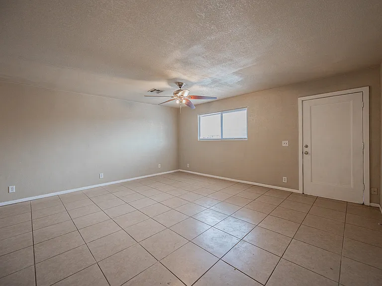 2062 E Nancy Ln — Photo 8