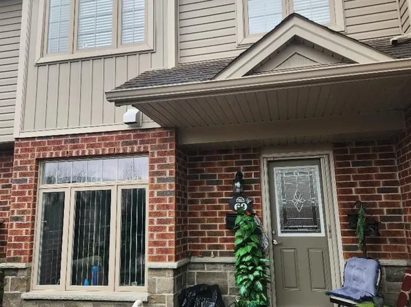 1061 Eagletrace Dr #69, London, ON N6G 0T3