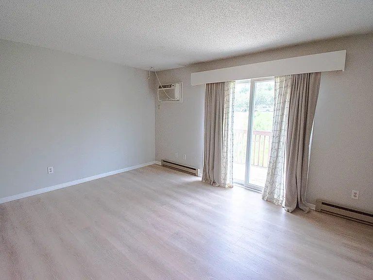 2604 4th Ave NE #13 — Photo 3