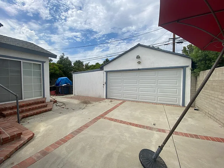 2363 Bloomdale St — Photo 28