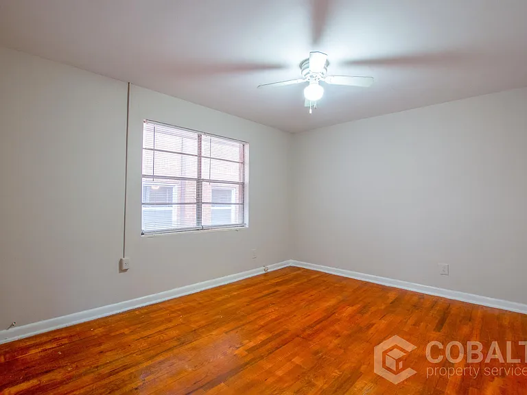 896 Greenwood Ave NE — Photo 35