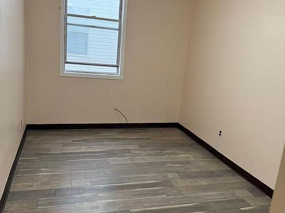 5th image of 1009 Arch St APT 4B