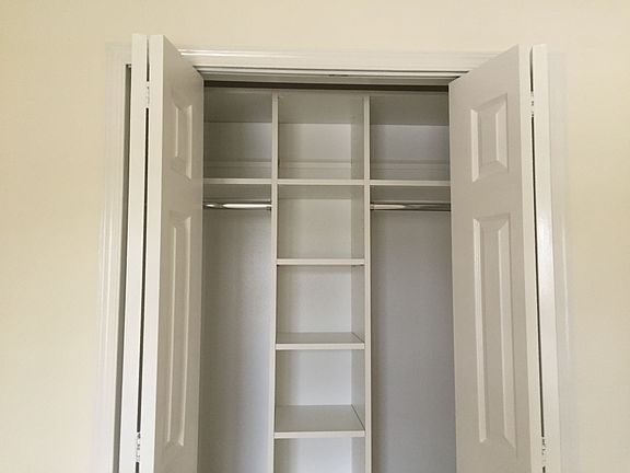 4th image of 9315 Bridgeport Dr