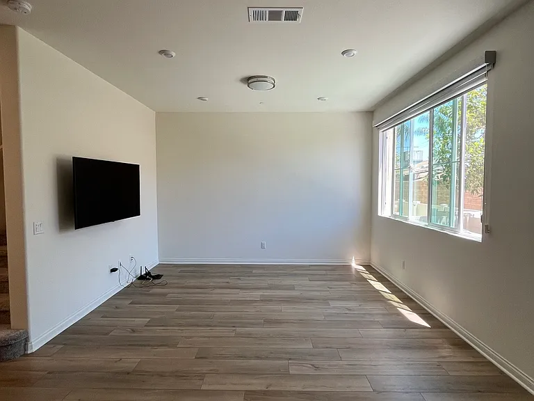 54 Harmony Dr — Photo 10
