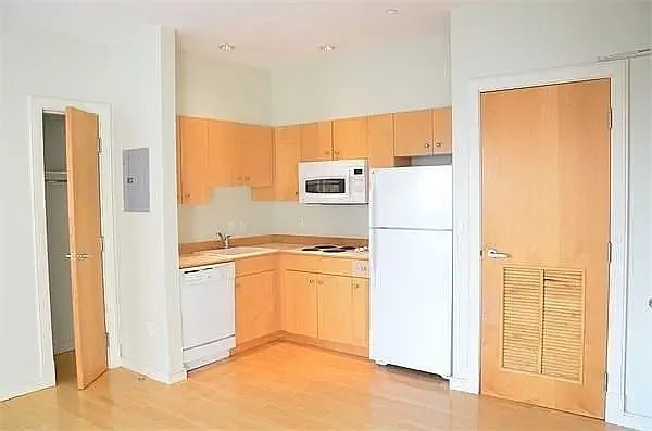 131 Tremont St #6D — Photo 12