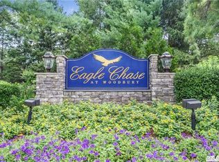 26 Eagle Chase, Woodbury, NY 11797