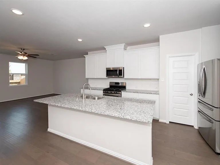 27930 Western Creek Ct — Photo 6