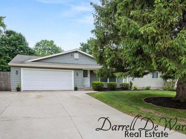 6662 Adaridge Dr SE, Ada, MI 49301