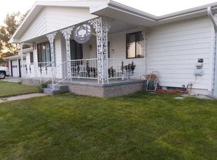 11 Cheyenne Rd, Mccook, NE 69001