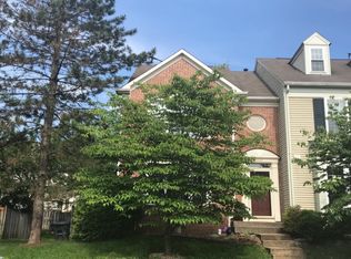 6010 Raina Dr, Centreville, VA 20120