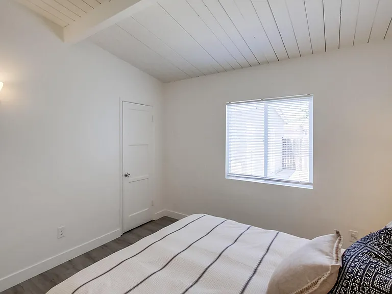 4114 Fond Du Lac Ave — Photo 17
