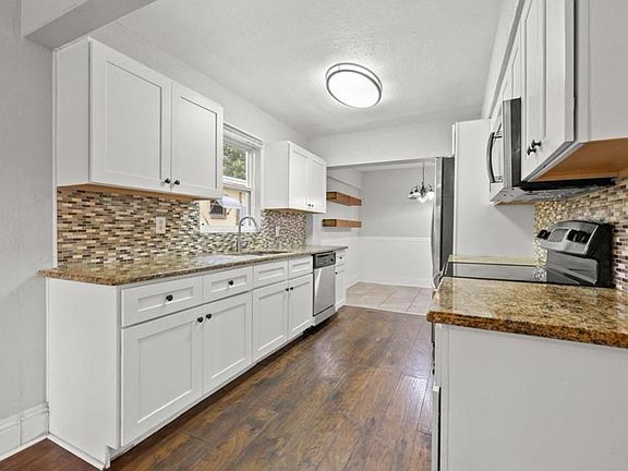 5th image of 5654 Dartmouth Ave N