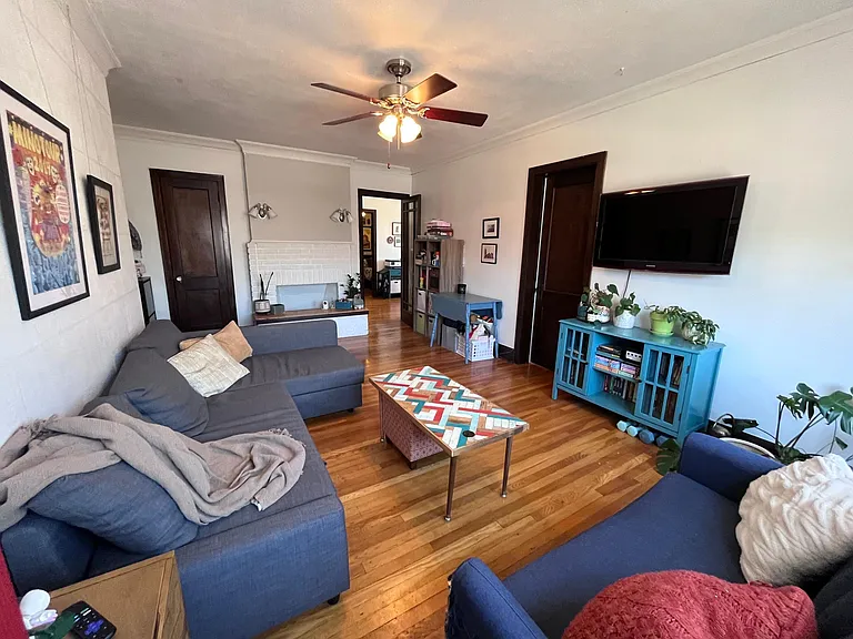 2517 Bryant Ave S #103 — Photo 1