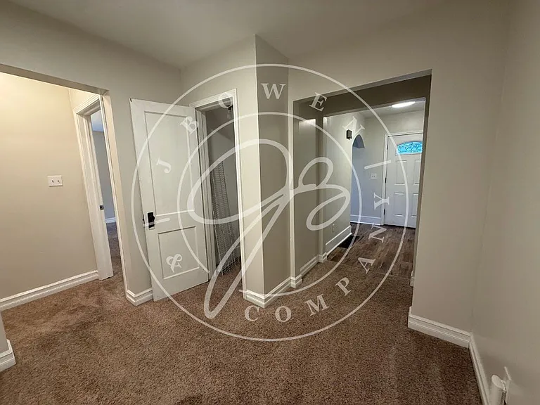 3223 Inverness Ave — Photo 16