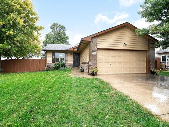 1712 N Country Walk Ln, Mulvane, KS 67110