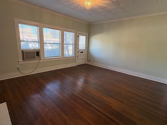 4th image of 212 Sawyer Ave