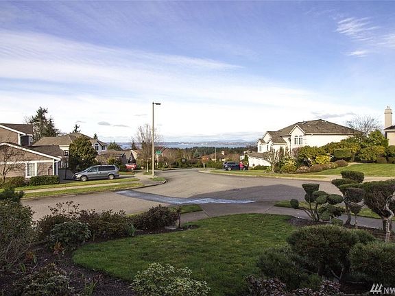 2nd image of 5524 Orca Dr NE
