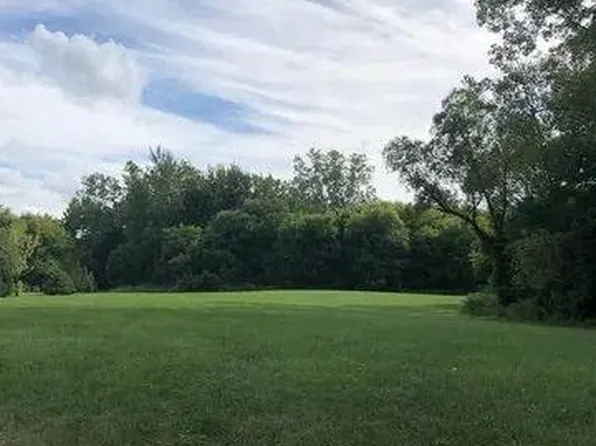 8654 Country Manor Dr, Romeo, MI 48065