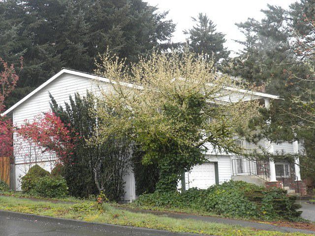 2nd image of 3100 SW Orchard Pl