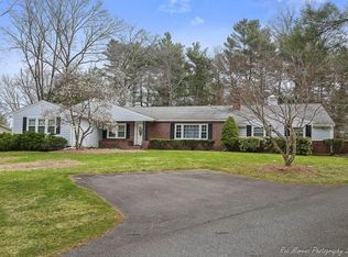 1 Mansion Dr, Topsfield, MA 01983