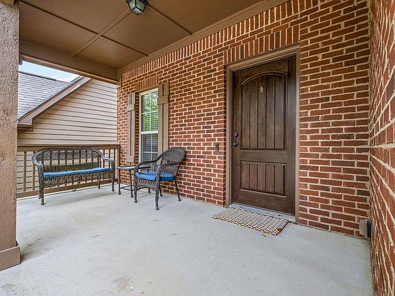 2nd image of 117 Kingston Ct